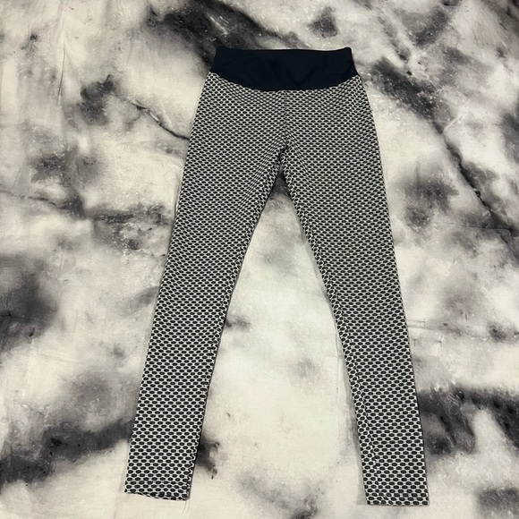 NWOT tiktok leggings - Picture 2 of 6